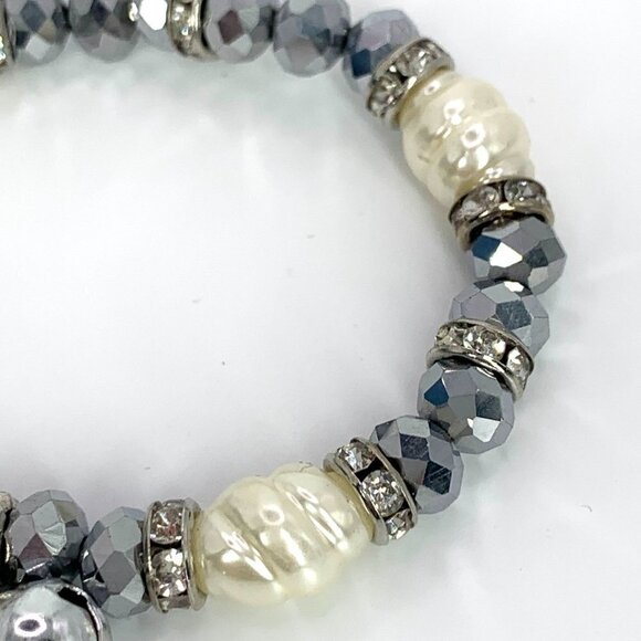 Beaded Elephant Stretch Charm Bracelet Silver Faux Pearl NIB - Picture 6 of 7